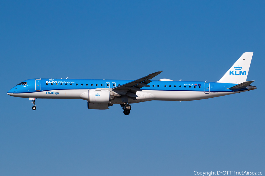 KLM Cityhopper Embraer ERJ-195E2 (ERJ-190-400STD) (PH-NXM) | Photo 681433