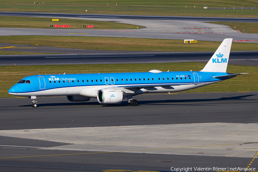 KLM Cityhopper Embraer ERJ-195E2 (ERJ-190-400STD) (PH-NXR) | Photo 681042