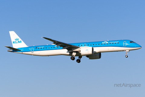 KLM Cityhopper Embraer ERJ-195E2 (ERJ-190-400STD) (PH-NXV) at  Amsterdam - Schiphol, Netherlands