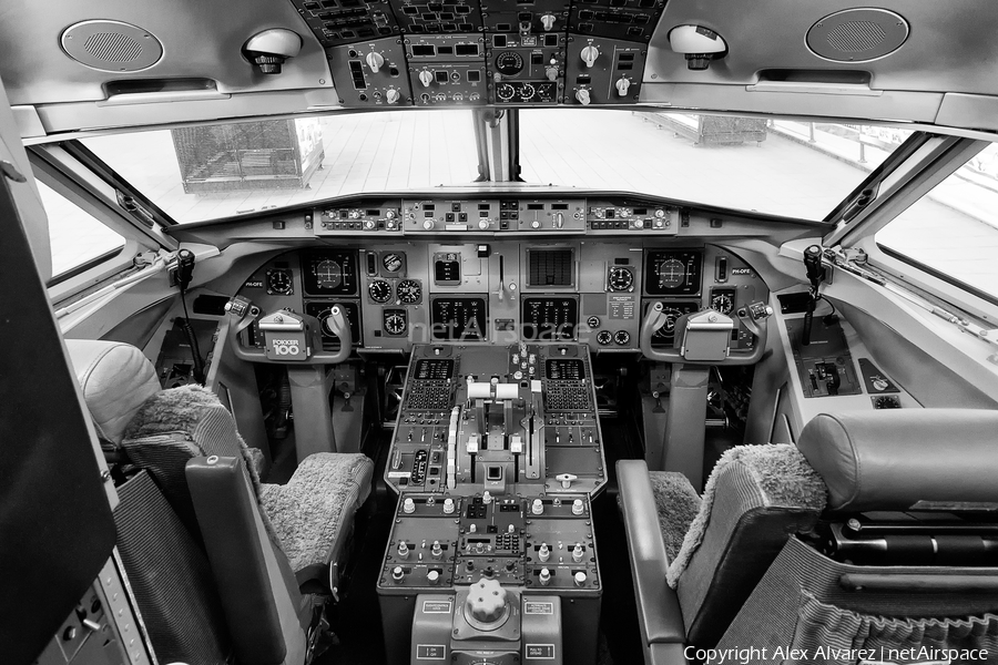 KLM Cityhopper Fokker 100 (PH-OFE) | Photo 431057
