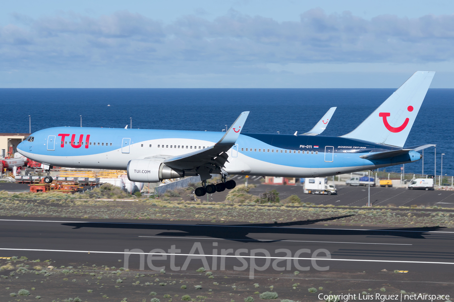 TUI Airlines Netherlands Boeing 767-304(ER) (PH-OYI) | Photo 415428