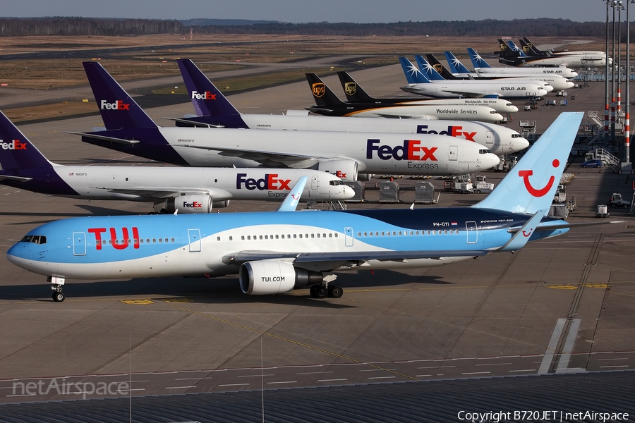 TUI Airlines Netherlands Boeing 767-304(ER) (PH-OYI) | Photo 103650