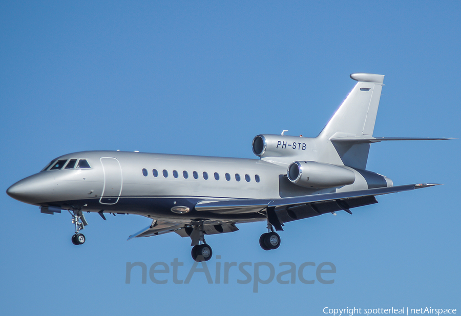 Exxaero Dassault Falcon 900C (PH-STB) | Photo 199034