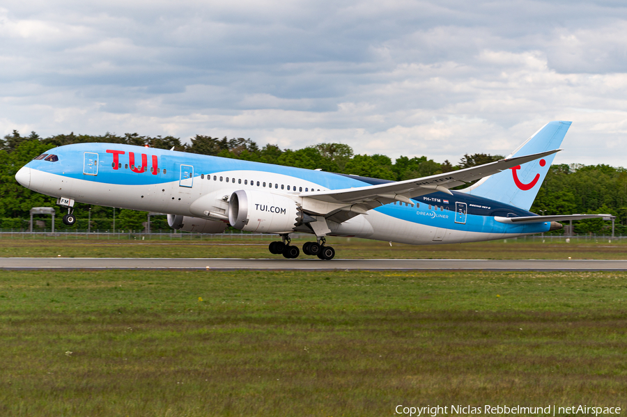 TUI Airlines Netherlands Boeing 787-8 Dreamliner (PH-TFM) | Photo 386059