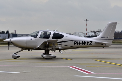 (Private) Cirrus SR22 G6 GTS Rhodium (PH-WYZ) at  Cologne/Bonn, Germany