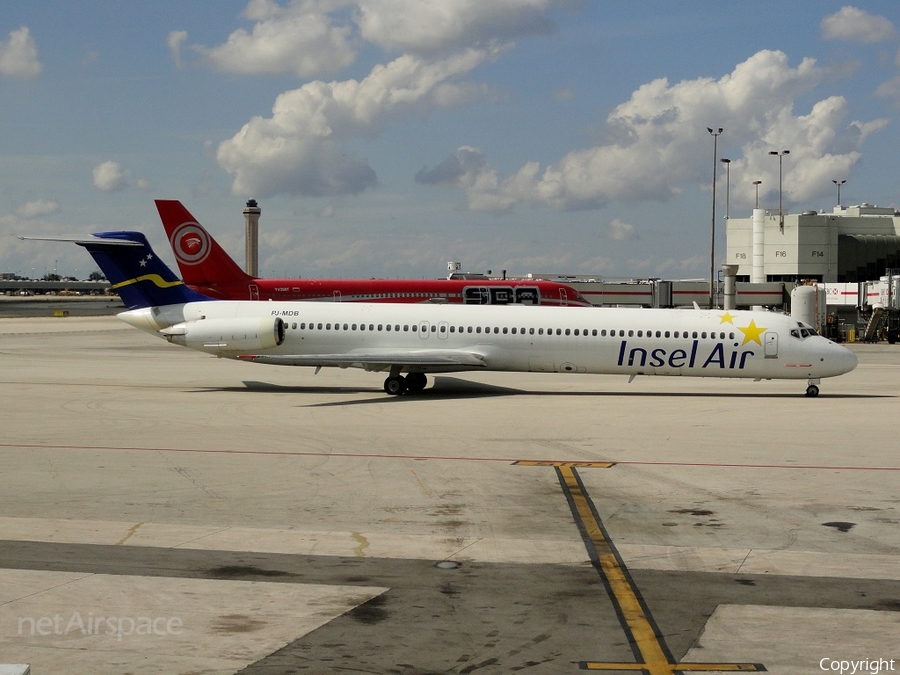 Insel Air McDonnell Douglas MD-82 (PJ-MDB) | Photo 20646