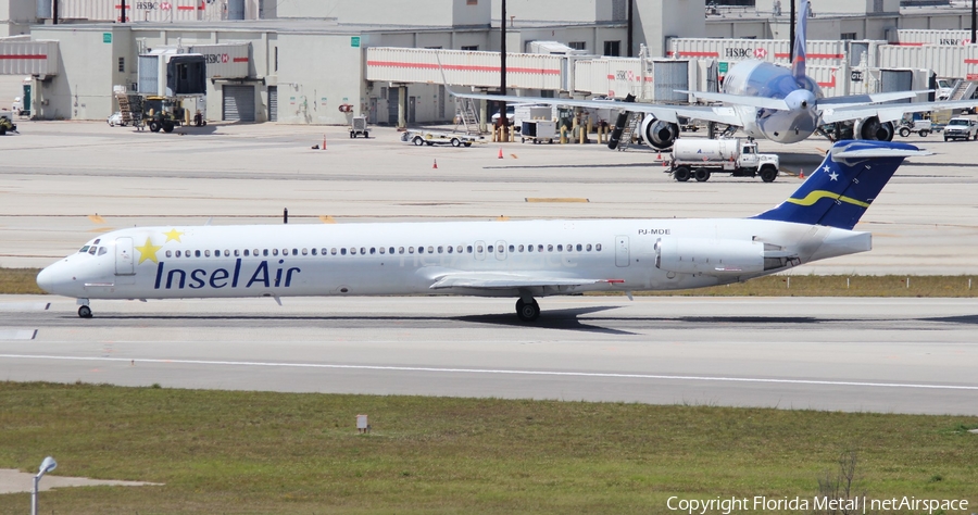 Insel Air McDonnell Douglas MD-82 (PJ-MDE) | Photo 407489