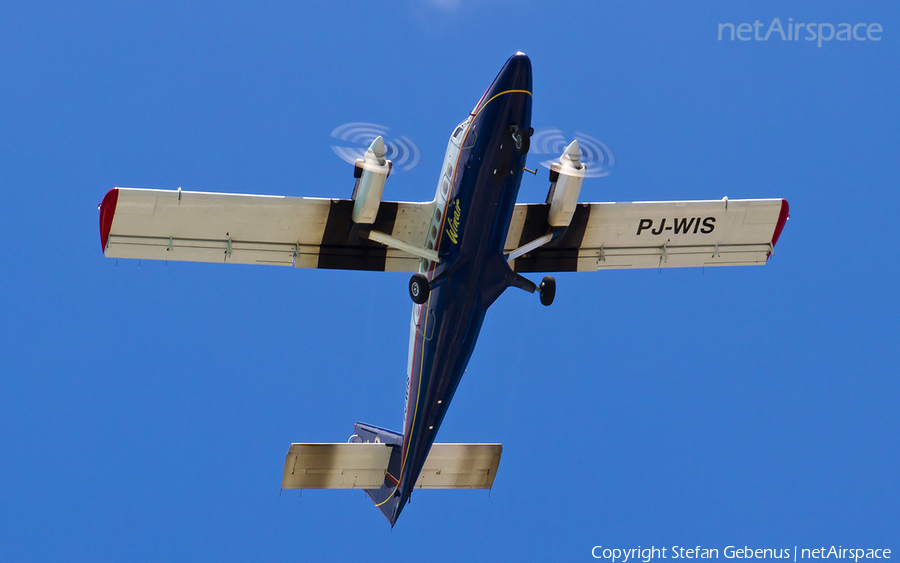 WinAir de Havilland Canada DHC-6-300 Twin Otter (PJ-WIS) | Photo 4709