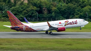 Batik Air Boeing 737-86N (PK-BGP) at  Balikpapan Sepinggan - International, Indonesia