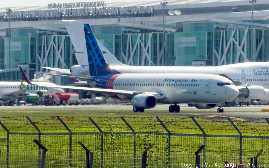 Sriwijaya Air Boeing 737-83N (PK-CMW) | Photo 480224