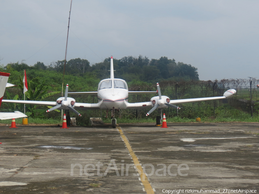 Deraya Flying School Cessna 402B Businessliner (PK-DCJ) | Photo 623423