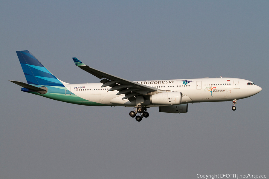 Garuda Indonesia Airbus A330-243 (PK-GPH) | Photo 357351