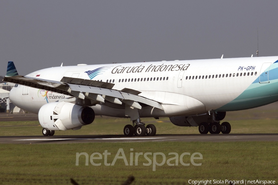 Garuda Indonesia Airbus A330-243 (PK-GPH) | Photo 357795