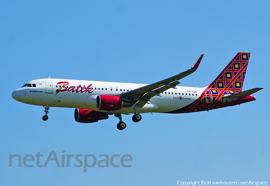 Batik Air Airbus A320-214 (PK-LAK) | Photo 355832