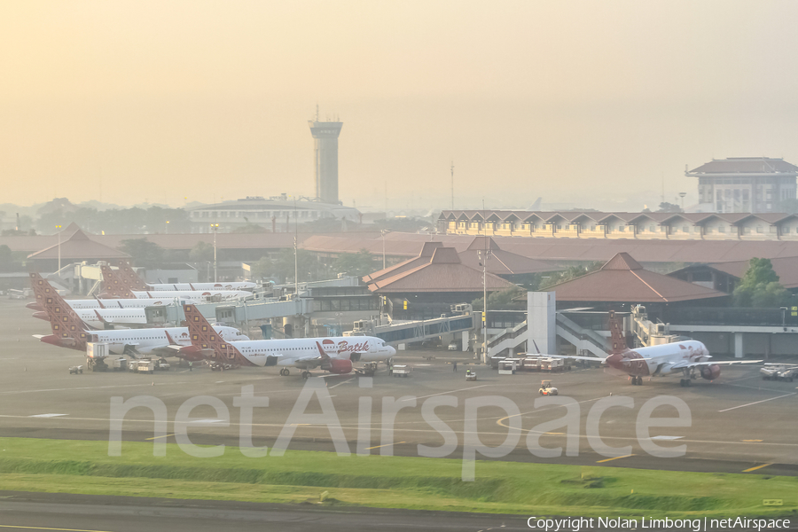 Batik Air Airbus A320-214 (PK-LAR) | Photo 440911