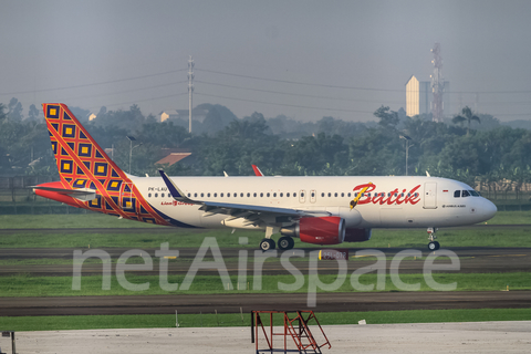 Batik Air Airbus A320-214 (PK-LAU) at  Jakarta - Soekarno-Hatta International, Indonesia