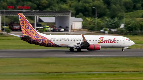 Batik Air Boeing 737-9GP(ER) (PK-LBO) at  Balikpapan Sepinggan - International, Indonesia