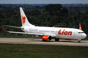 Lion Air Boeing 737-9GP(ER) (PK-LGR) at  Syamsudin Noor International, Indonesia