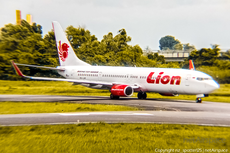 Lion Air Boeing 737-9GP(ER) (PK-LHP) | Photo 660295