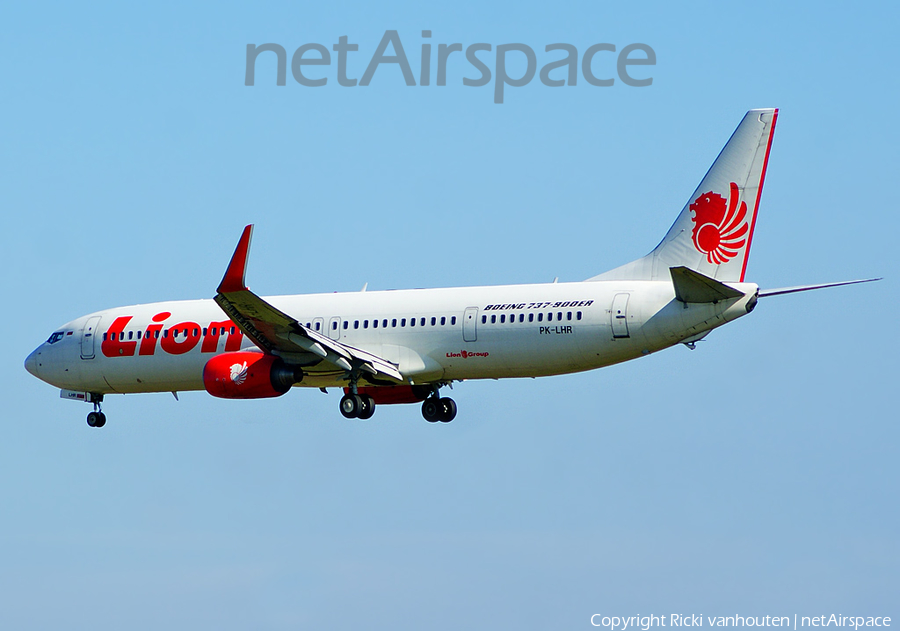 Lion Air Boeing 737-9GP(ER) (PK-LHR) | Photo 355837
