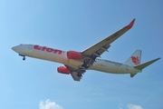 Lion Air Boeing 737-9GP(ER) (PK-LHT) at  Balikpapan Sepinggan - International, Indonesia