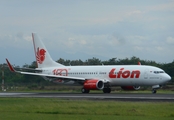 Lion Air Boeing 737-8GP (PK-LPJ) at  Adisumarmo International, Indonesia