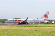 Lion Air Boeing 737-9GP(ER) (PK-LSR) at  Adisumarmo International, Indonesia