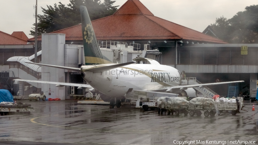 Rimbun Air Boeing 737-3Q8(SF) (PK-OTS) | Photo 514285