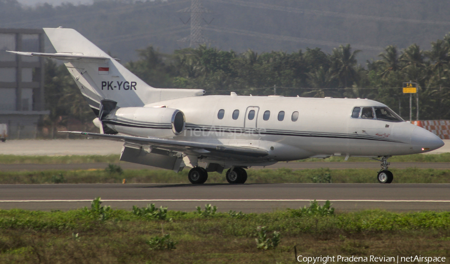 Tri-M.G Intra Asia Airlines Raytheon Hawker 800XPi (PK-YGR) | Photo 459814