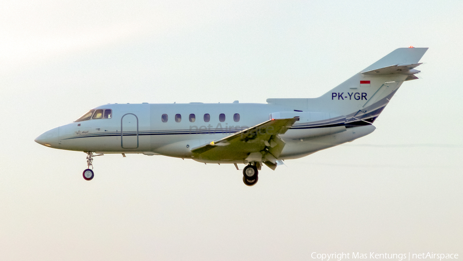 Tri-M.G Intra Asia Airlines Raytheon Hawker 800XPi (PK-YGR) | Photo 499175