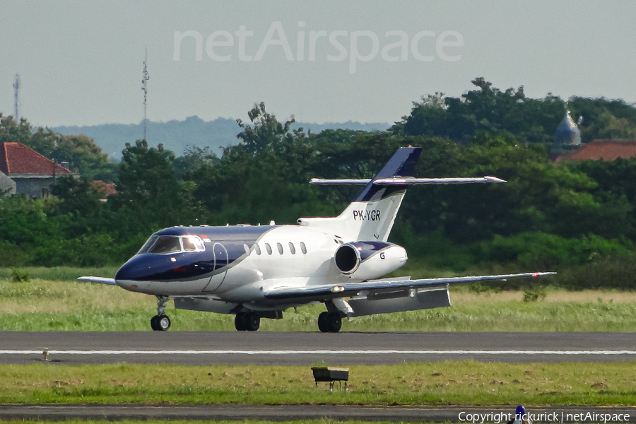 Tri-M.G Intra Asia Airlines Raytheon Hawker 800XPi (PK-YGR) | Photo 549743