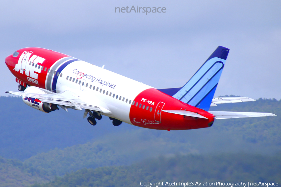 Trigana Air Service Boeing 737-322 (PK-YRA) | Photo 531162