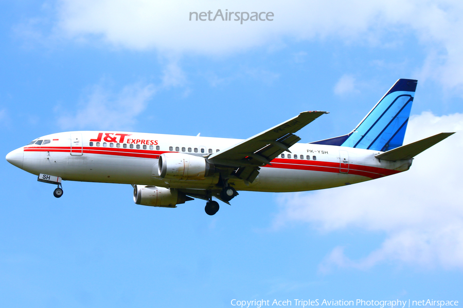 J&T Express Boeing 737-3L9 (PK-YSH) | Photo 545143