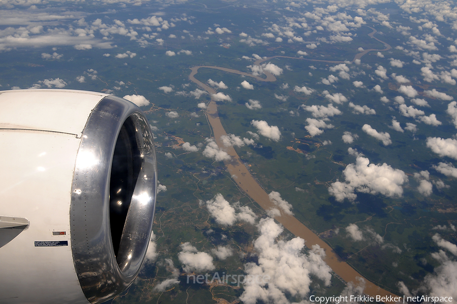 Batavia Air Boeing 737-322 (PK-YVM) | Photo 29377