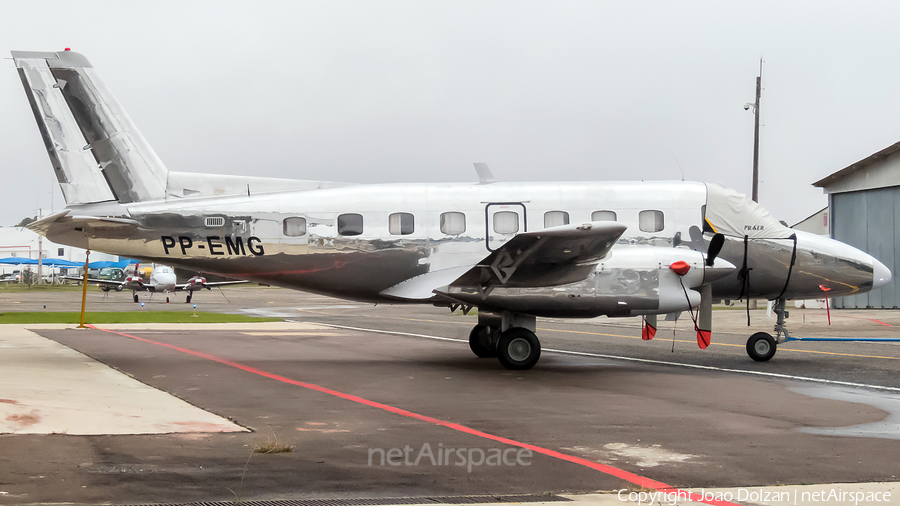 Helisul Taxi Aereo Embraer EMB-110E Bandeirante (PP-EMG) | Photo 454349