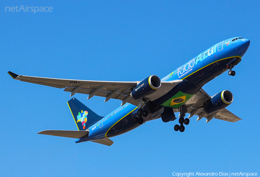 Azul Linhas Aereas Brasileiras Airbus A330-243 (PR-AIT) | Photo 494656