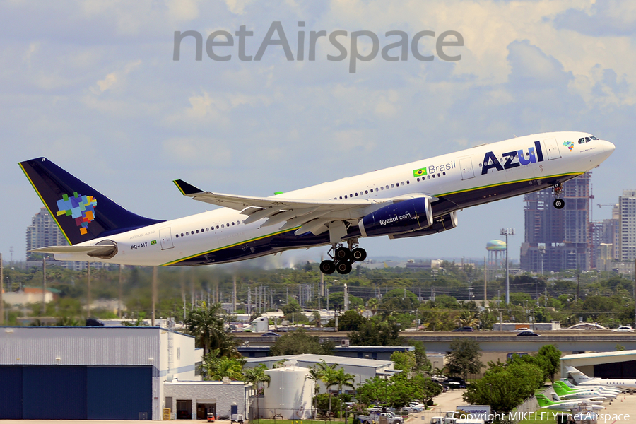 Azul Linhas Aereas Brasileiras Airbus A330-243 (PR-AIY) | Photo 331923