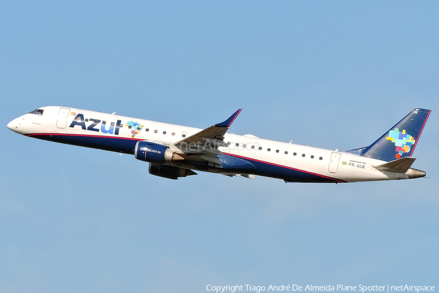 Azul Linhas Aereas Brasileiras Embraer ERJ-195AR (ERJ-190-200 IGW) (PR-AUK) | Photo 544194