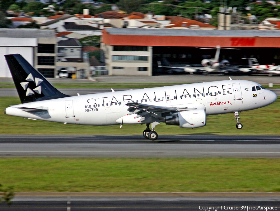 Avianca Brazil (Oceanair) Airbus A319-115 (PR-AVB) | Photo 144468