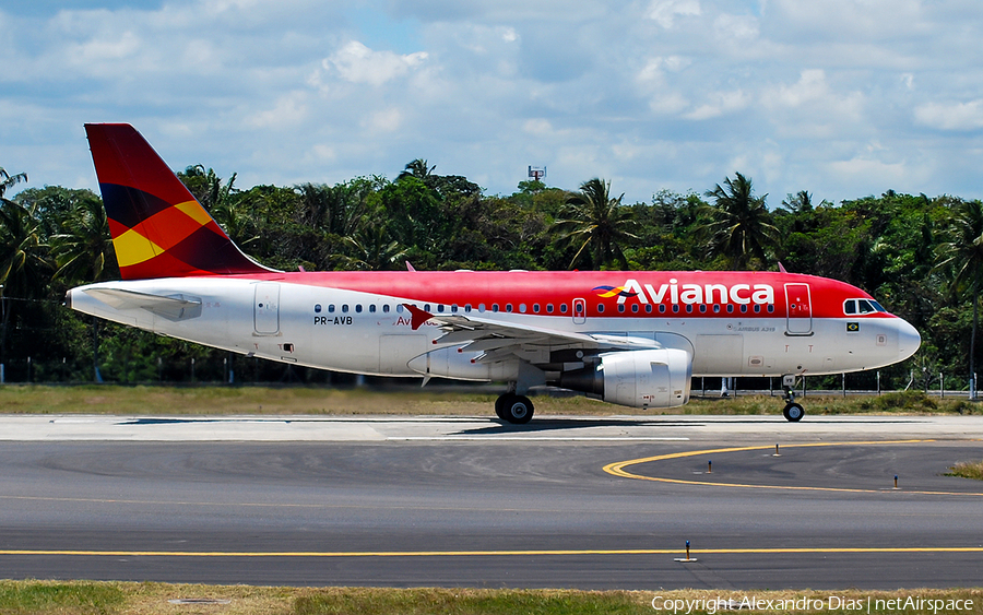 Avianca Brazil (Oceanair) Airbus A319-115 (PR-AVB) | Photo 538833