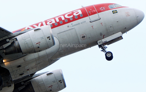 Avianca Brazil (Oceanair) Airbus A319-115 (PR-AVC) at  Rio De Janeiro - Santos Dumont, Brazil