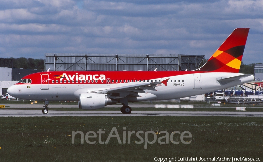 Avianca Brazil (Oceanair) Airbus A319-115 (PR-AVC) | Photo 413761