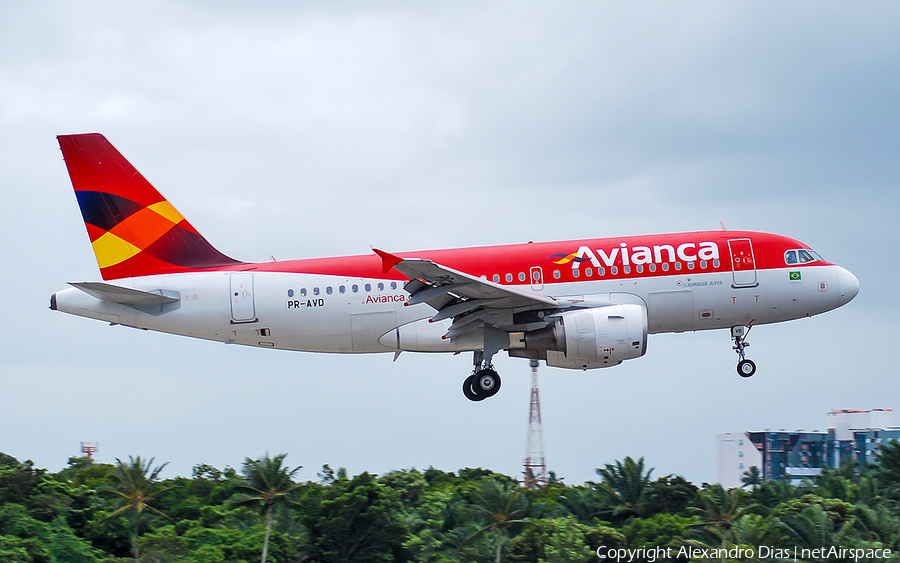 Avianca Brazil (Oceanair) Airbus A319-115 (PR-AVD) | Photo 538834