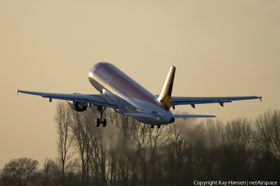 Avianca Brazil (Oceanair) Airbus A320-214 (PR-AVR) | Photo 4893