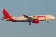 Avianca Brazil (Oceanair) Airbus A320-214 (PR-AVU) at  Sao Paulo - Guarulhos - Andre Franco Montoro (Cumbica), Brazil