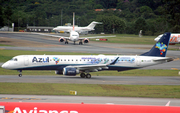 Azul Linhas Aereas Brasileiras Embraer ERJ-195AR (ERJ-190-200 IGW) (PR-AXA) at  Sao Paulo - Guarulhos - Andre Franco Montoro (Cumbica), Brazil