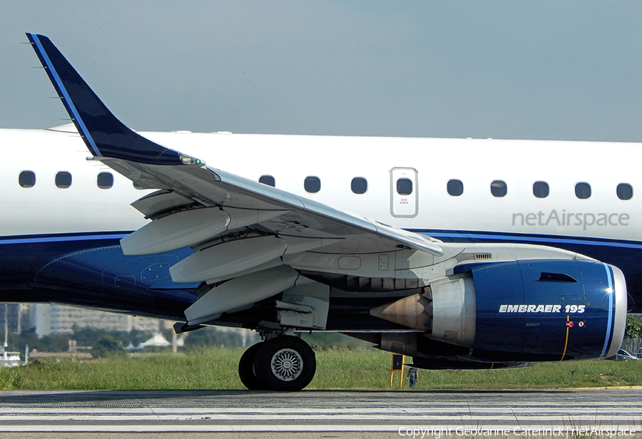 Azul Linhas Aereas Brasileiras Embraer ERJ-195AR (ERJ-190-200 IGW) (PR-AXI) | Photo 341922