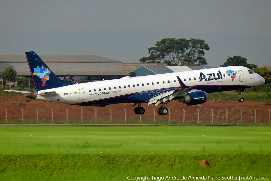 Azul Linhas Aereas Brasileiras Embraer ERJ-195LR (ERJ-190-200LR) (PR-AYI) | Photo 398321