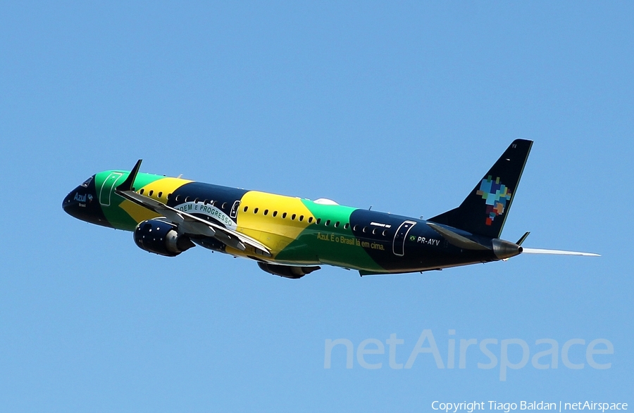 Azul Linhas Aereas Brasileiras Embraer ERJ-195AR (ERJ-190-200 IGW) (PR-AYV) | Photo 332401