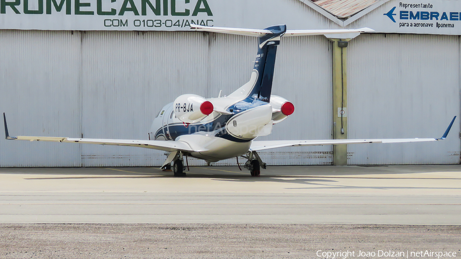 Brasil Jato Táxi Aéreo Embraer EMB-505 Phenom 300 (PR-BJA) | Photo 359449